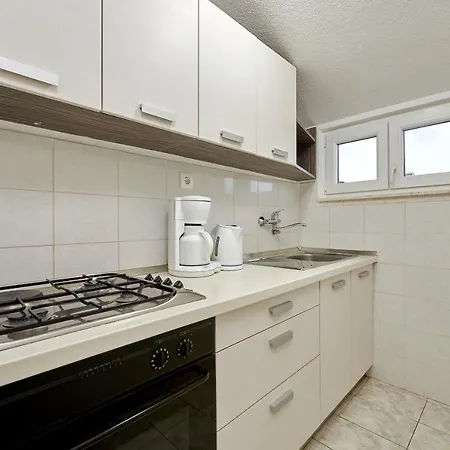 Apartment Mavarstica 17821c *